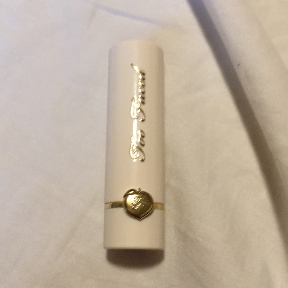 Too Faced Lipstick in “Breakfast Club”